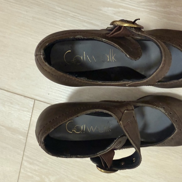 3/$10 Catwalk Brown Buckle Closed Toe Heels - Picture 4 of 8